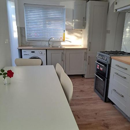 Appartamento Gatwick House Crawley  Esterno foto