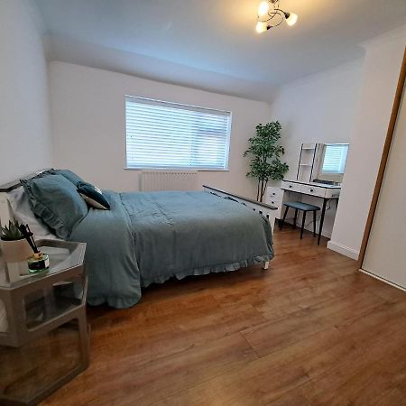 Appartamento Gatwick House Crawley  Esterno foto